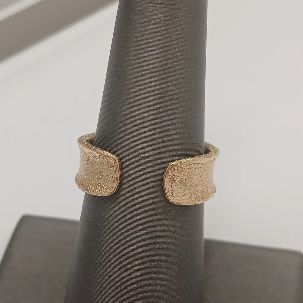 New 18k Goldplated Textured Adjustable Ring with Clear Stone Pretty Bird - Picture 4 of 5